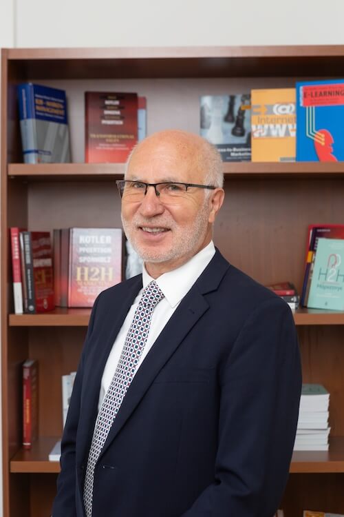 Dr. Waldemar Pfoertsch